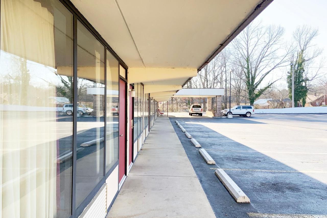 Paris Inn And Suites Esterno foto