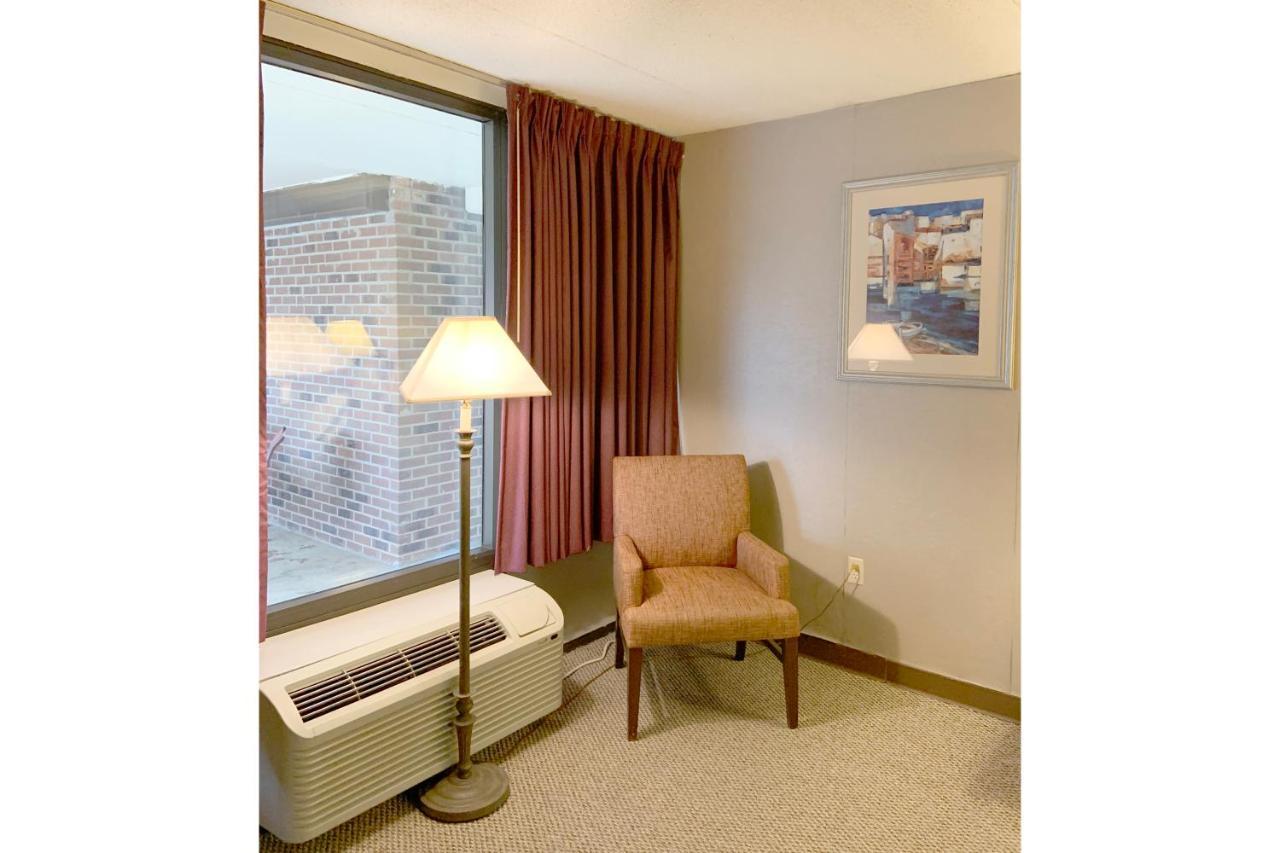 Paris Inn And Suites Esterno foto