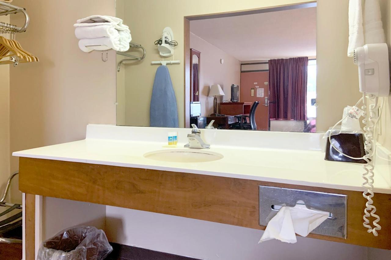 Paris Inn And Suites Esterno foto
